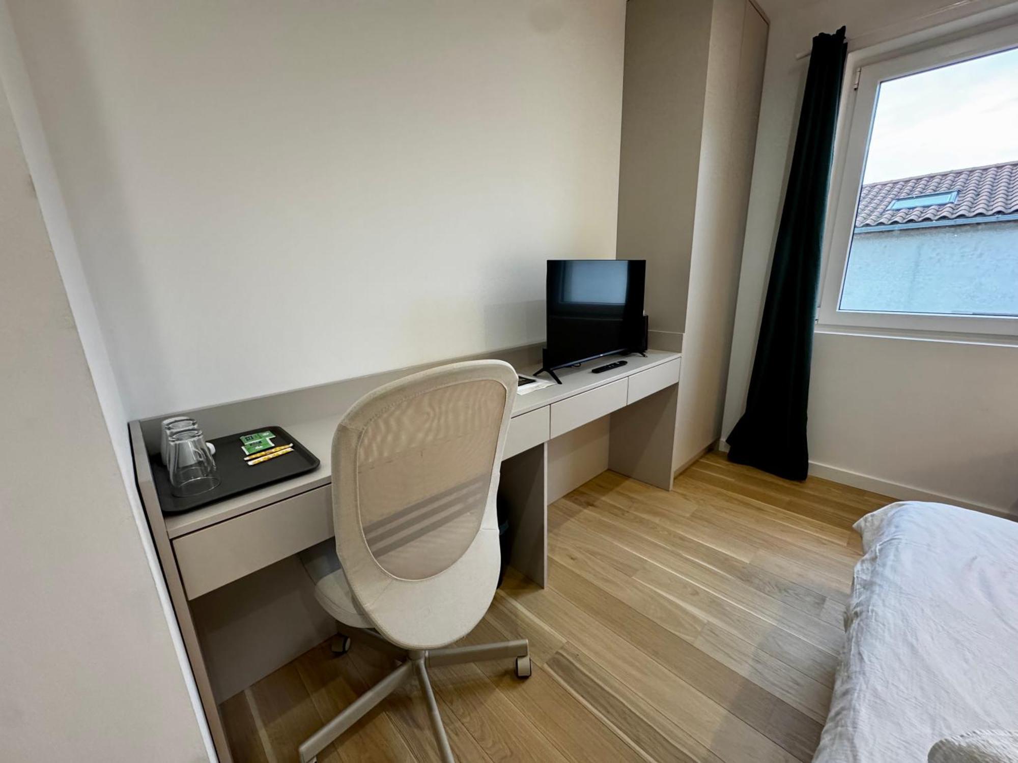 Chambre Privee Climatisee Avec Salle De Bains Partagee-Le Sapin Genay (Rhone) Экстерьер фото
